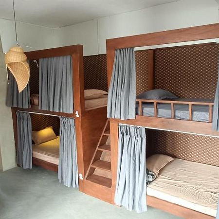 Yasis Surf Lodge Mirissa Bagian luar foto