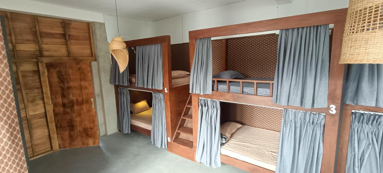 Yasis Surf Lodge Mirissa Bagian luar foto