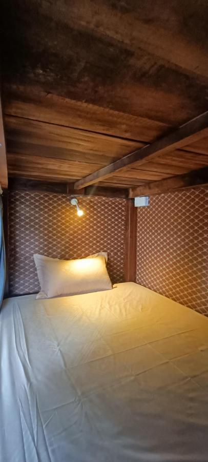 Yasis Surf Lodge Mirissa Bagian luar foto