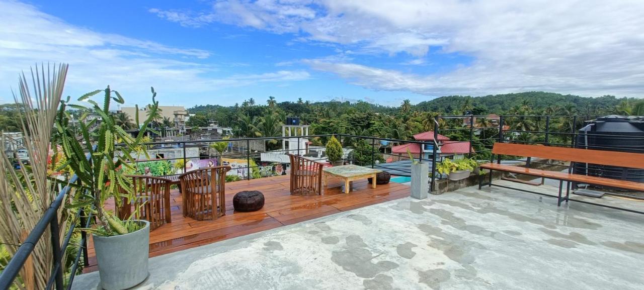 Yasis Surf Lodge Mirissa Bagian luar foto