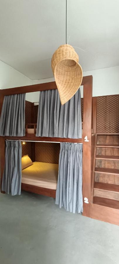 Yasis Surf Lodge Mirissa Bagian luar foto