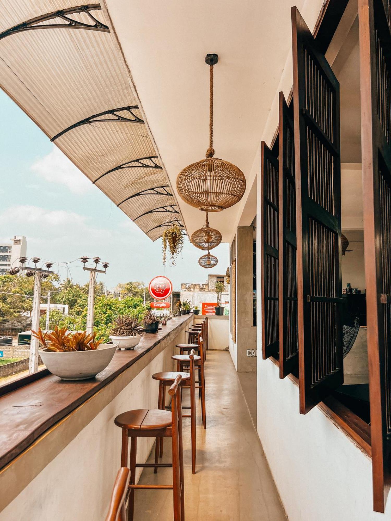 Yasis Surf Lodge Mirissa Bagian luar foto