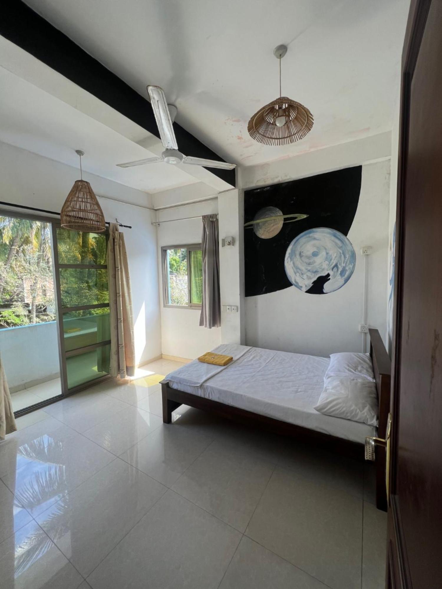 Yasis Surf Lodge Mirissa Bagian luar foto