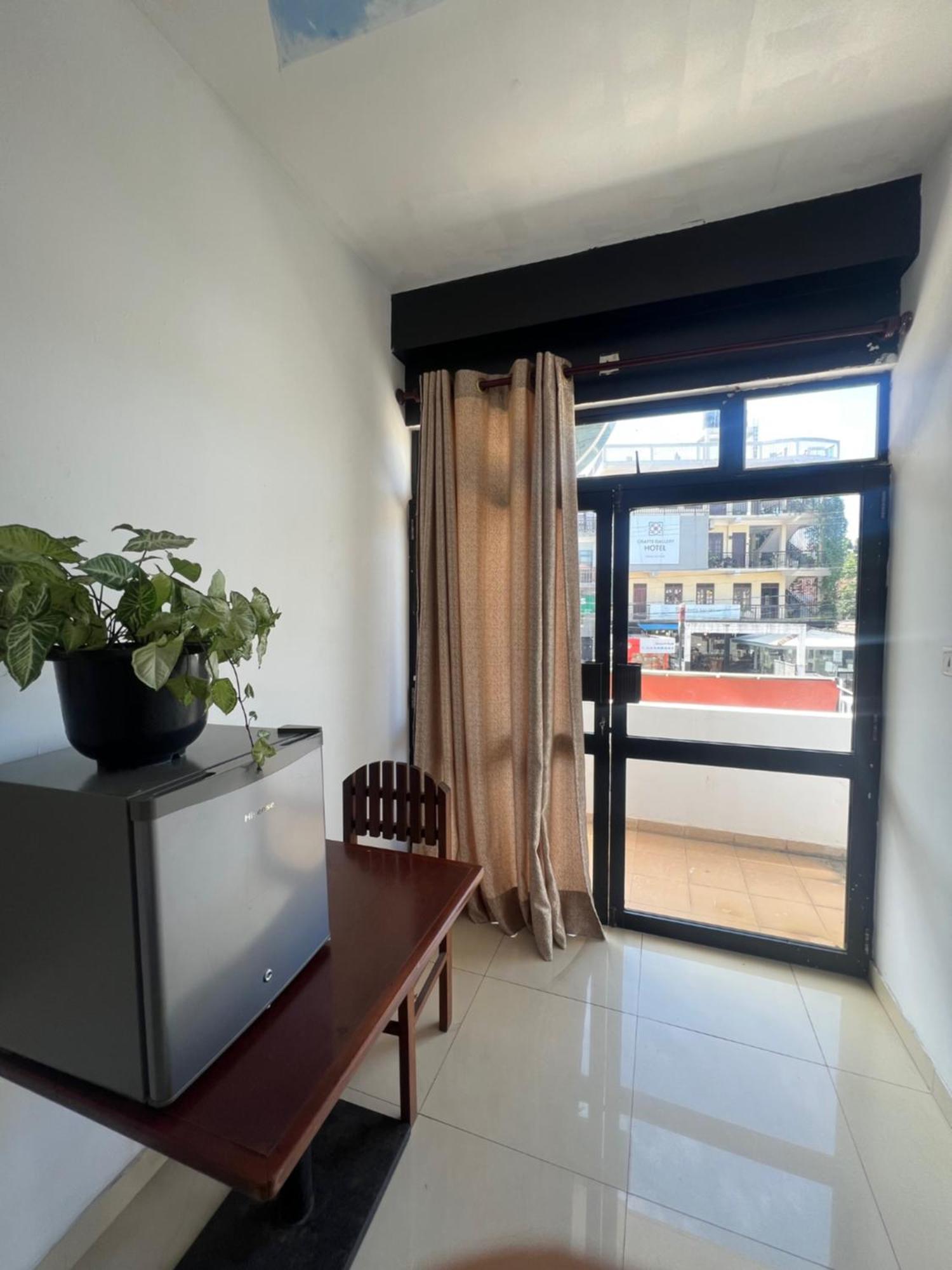 Yasis Surf Lodge Mirissa Bagian luar foto