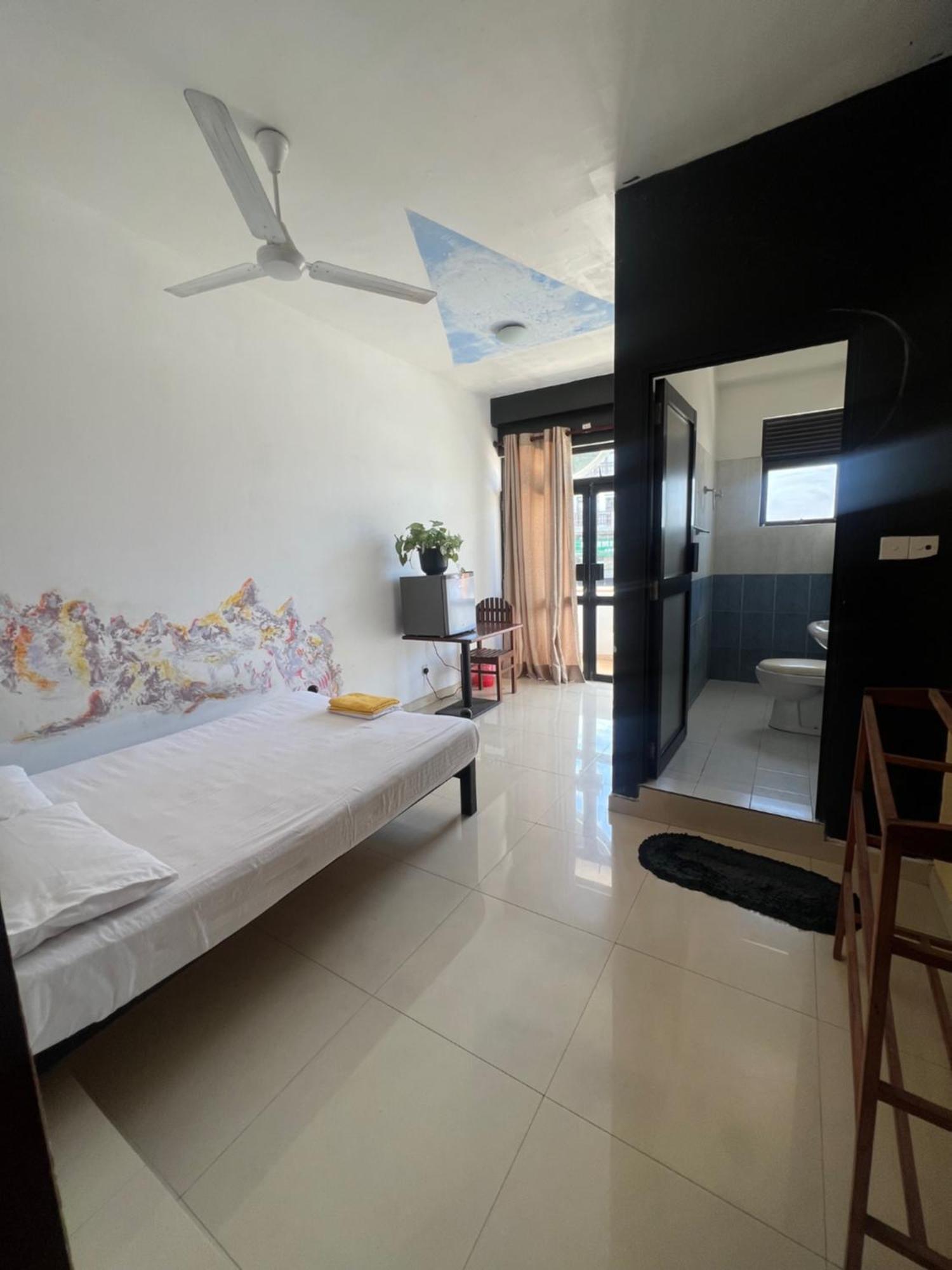 Yasis Surf Lodge Mirissa Bagian luar foto